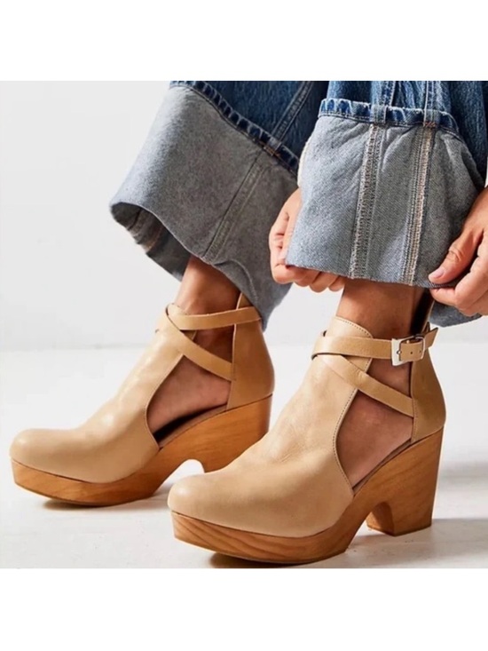 Free People Shoes - Free People Cedar Clogs Size 38